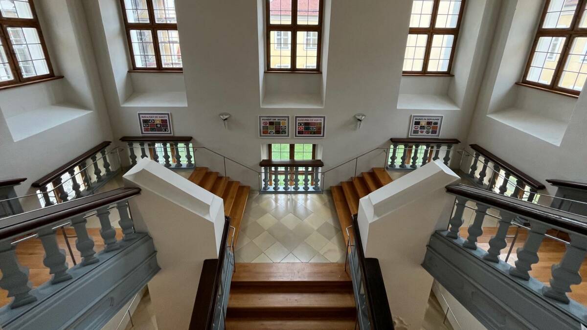 Bild Grundschule Roggenburg Treppenaufgang