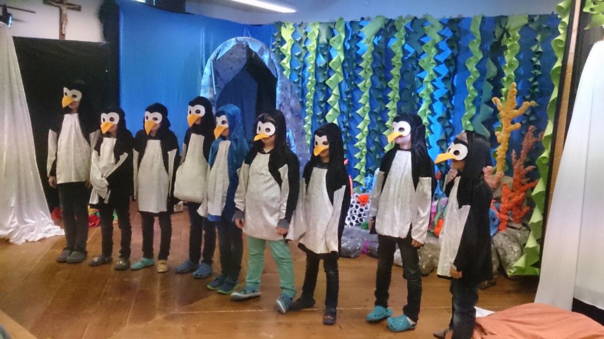 Bild OGTS Theateraufführung Pinguine